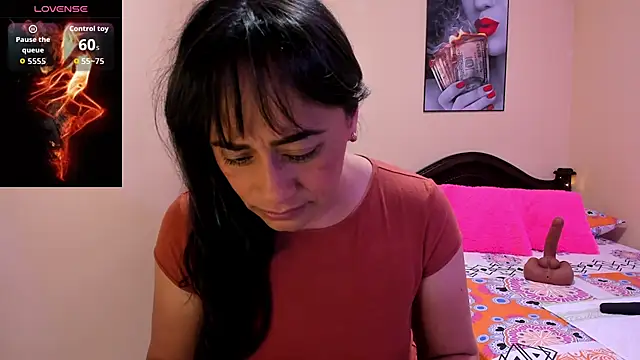 Snapshot of sara_florez12 chatting on April 7, 11:10 am sara florez12 online show from April 7, 11:10 am
