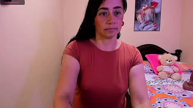 Snapshot of sara_florez12 chatting on April 10, 11:15 am sara florez12 online show from April 10, 11:15 am