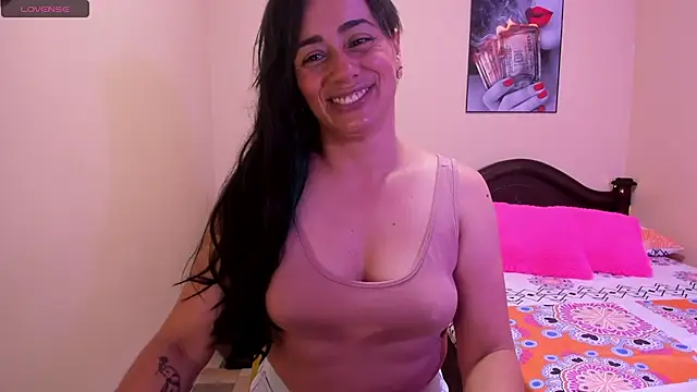 Snapshot of sara_florez12 chatting on April 23, 12:29 pm sara florez12 online show from April 23, 12:29 pm