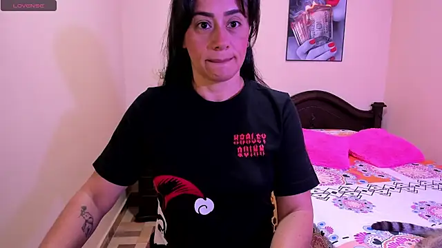 Snapshot of sara_florez12 chatting on May 8, 10:53 am sara florez12 online show from May 8, 10:53 am