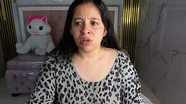sara tellez s online show from May 28, 3:15 am