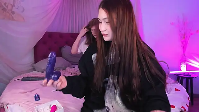 Elvessa Aura online show from May 10, 9:20 pm
