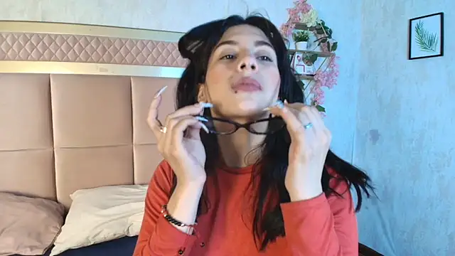 Madii  online show from March 8, 12:53 pm