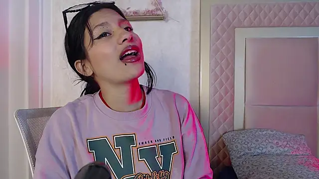 Madii  online show from April 6, 12:28 pm