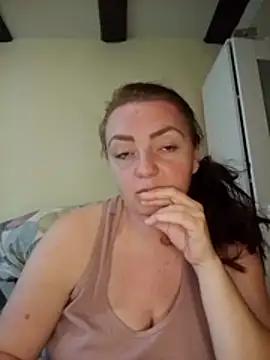 Bella-Monroe online show from May 3, 4:24 pm