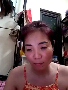 Snapshot of Miinn99 chatting on May 19, 1:39 pm Miinn99 online show from May 19, 1:39 pm