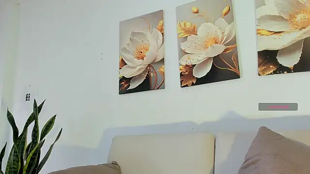 Viioletcollins online show from April 1, 1:41 pm