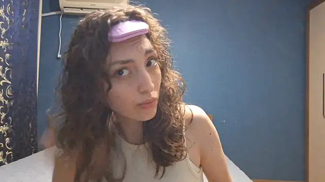 Snapshot of CindyLight chatting on April 8, 4:51 pm CindyLight online show from April 8, 4:51 pm