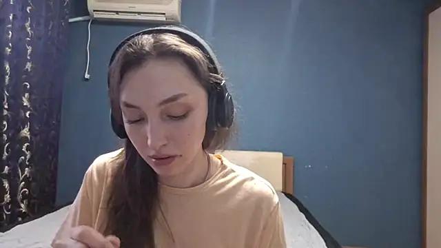 Snapshot of CindyLight chatting on April 10, 4:01 pm CindyLight online show from April 10, 4:01 pm
