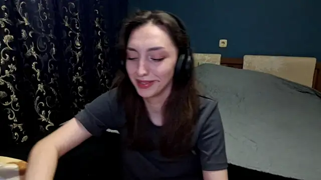 Snapshot of CindyLight chatting on April 14, 3:40 pm CindyLight online show from April 14, 3:40 pm