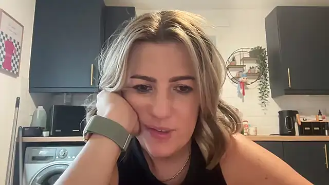 annabellewarick online show from July 19, 7:17 pm
