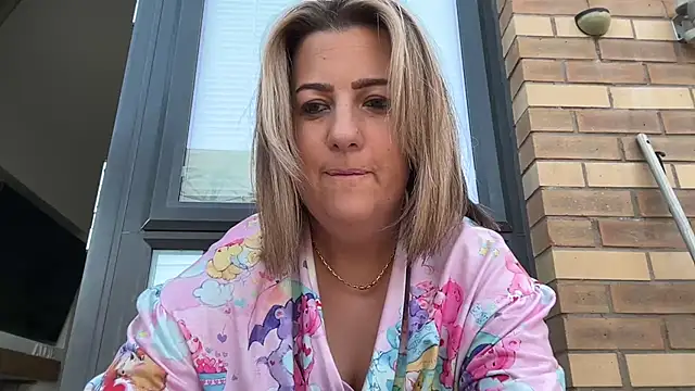 annabellewarick online show from July 21, 6:49 am