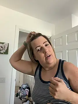annabellewarick online show from July 31, 3:55 pm