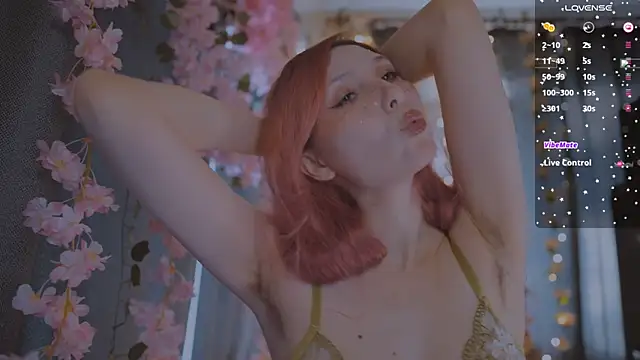 Snapshot of x__sexykitten666__x chatting on August 5, 4:21 pm x sexykitten666 x online show from August 5, 4:21 pm