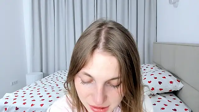 ErinnPieloch online show from March 17, 7:28 pm