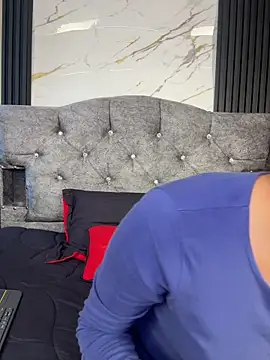 Bunny fire online show from April 11, 7:07 pm