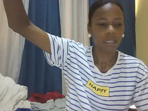 Snapshot of niki301 chatting on April 8, 4:07 pm niki301 online show from April 8, 4:07 pm
