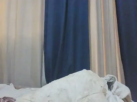 Snapshot of niki301 chatting on April 19, 6:10 pm niki301 online show from April 19, 6:10 pm