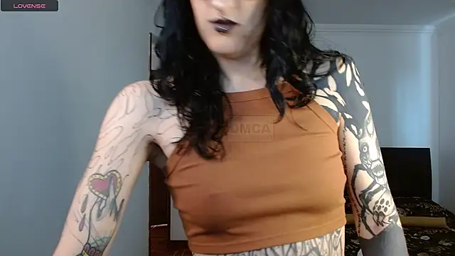 Snapshot of VelvetVal_ chatting on April 16, 3:02 pm VelvetVal online show from April 16, 3:02 pm