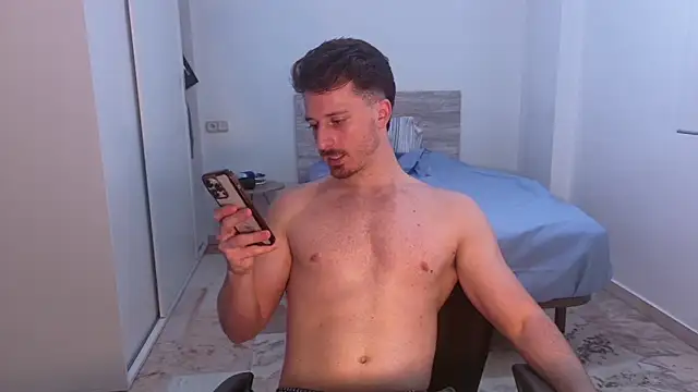 zeusoctavian1 online show from June 19, 5:28 pm