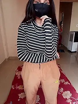 Snapshot of Divya3107 chatting on June 7, 3:21 am Divya3107 online show from June 7, 3:21 am