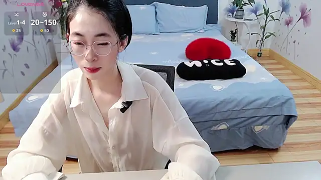Snapshot of mila-baby-99 chatting on April 26, 7:17 am mila-baby-99 online show from April 26, 7:17 am