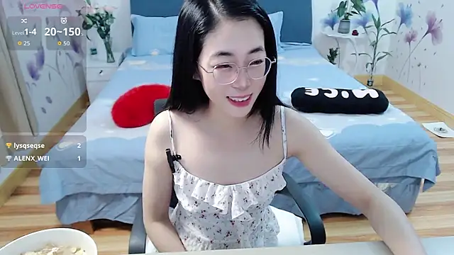 Snapshot of mila-baby-99 chatting on May 4, 4:19 am mila-baby-99 online show from May 4, 4:19 am