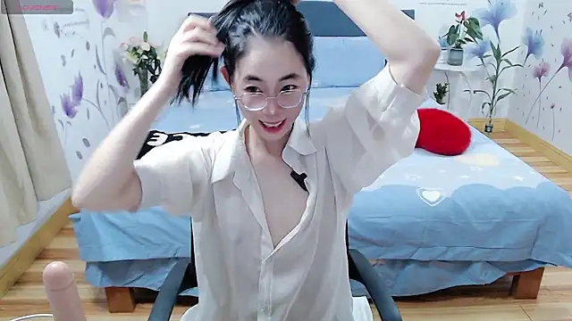 Snapshot of mila-baby-99 chatting on May 7, 6:30 am mila-baby-99 online show from May 7, 6:30 am