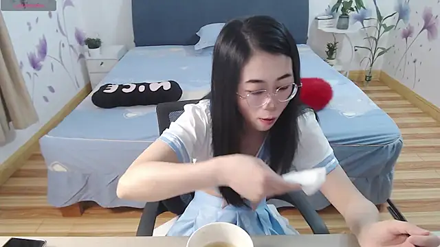 Snapshot of mila-baby-99 chatting on May 19, 1:11 am mila-baby-99 online show from May 19, 1:11 am