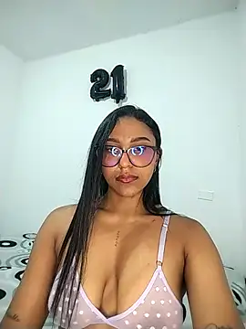 Victoria Gonzalez online show from April 12, 10:48 pm