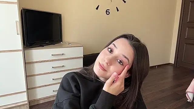 AdeleVelvet online show from April 24, 10:28 am