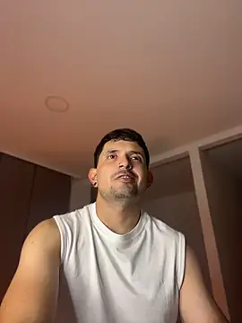 TroyeSavage online show from April 20, 12:02 am