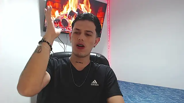 JUAN CAMILOXXX online show from April 7, 3:51 am