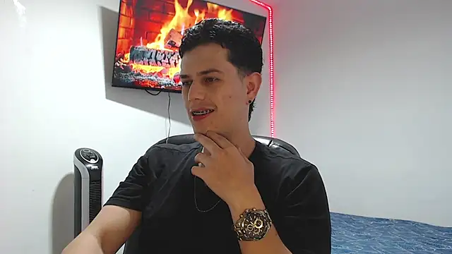 JUAN CAMILOXXX online show from April 28, 4:28 am