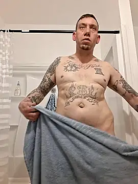 Snapshot of Brandon23xxxgb chatting on April 9, 1:38 am Brandon23xxxgb online show from April 9, 1:38 am