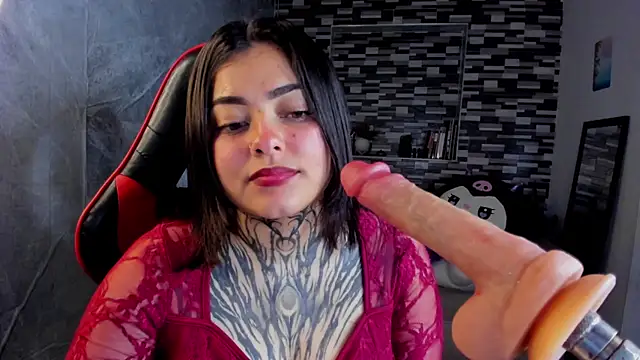 Snapshot of Sophiia_cherry chatting on May 16, 8:07 pm Sophiia cherry online show from May 16, 8:07 pm