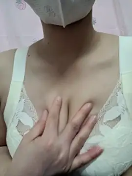 Snapshot of Milk-mlen037 chatting on April 16, 8:04 am Milk-mlen037 online show from April 16, 8:04 am