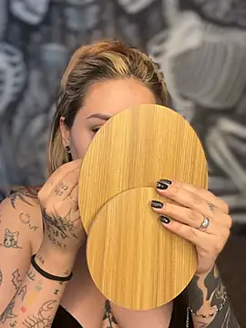 CarolQueen1  online show from April 9, 1:16 pm