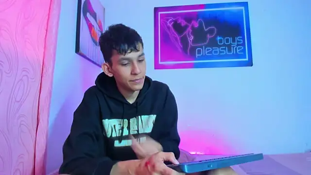 Desire Boys1 online show from April 18, 6:56 pm