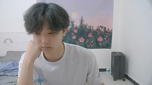 icecream-002 online show from June 23, 12:36 pm