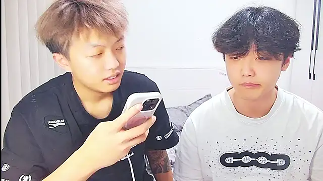 icecream-002 online show from June 25, 2:10 pm