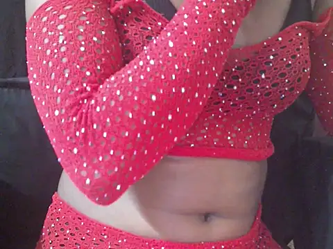 Snapshot of Couplehot00 chatting on July 10, 6:54 pm Couplehot00 online show from July 10, 6:54 pm