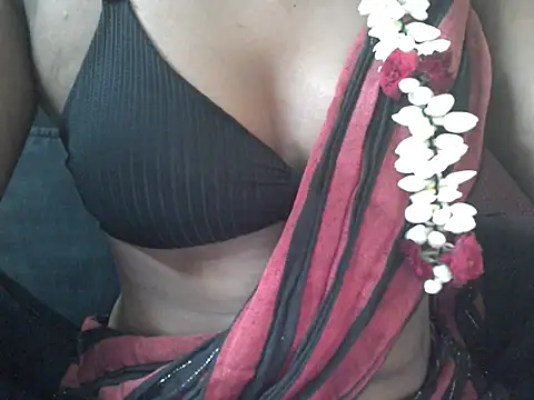 Snapshot of Couplehot00 chatting on July 20, 12:07 pm Couplehot00 online show from July 20, 12:07 pm