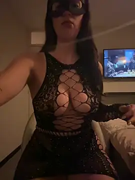 LunaValentina1 online show from May 18, 9:09 pm
