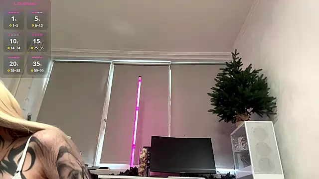 KizzieSherbert online show from March 27, 1:44 pm