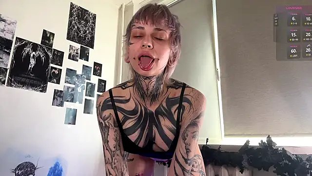 Snapshot of KizzieSherbert chatting on June 7, 11:03 am KizzieSherbert online show from June 7, 11:03 am