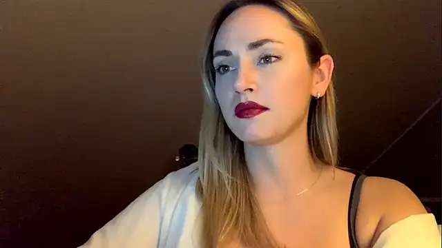 ScarlettSensitive online show from March 24, 9:20 pm