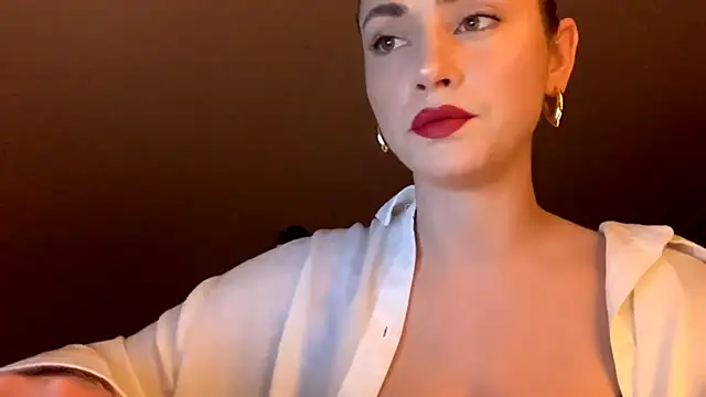 ScarlettSensitive online show from April 5, 8:17 pm