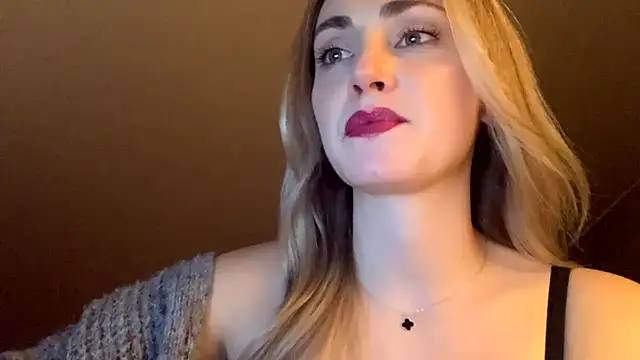 ScarlettSensitive online show from April 12, 8:14 pm