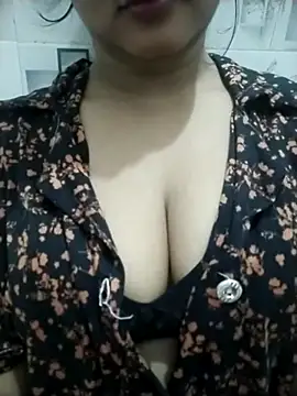 Snapshot of Chandrika_Yadav chatting on May 4, 6:15 pm Chandrika Yadav online show from May 4, 6:15 pm